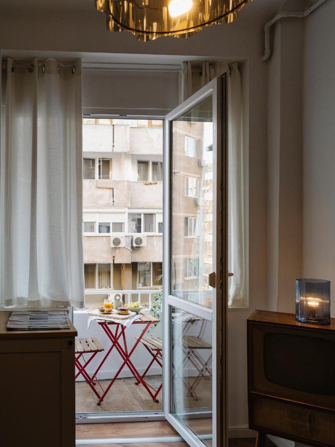 Lovely Vintage Double Studio In City Center Bukares Bagian luar foto