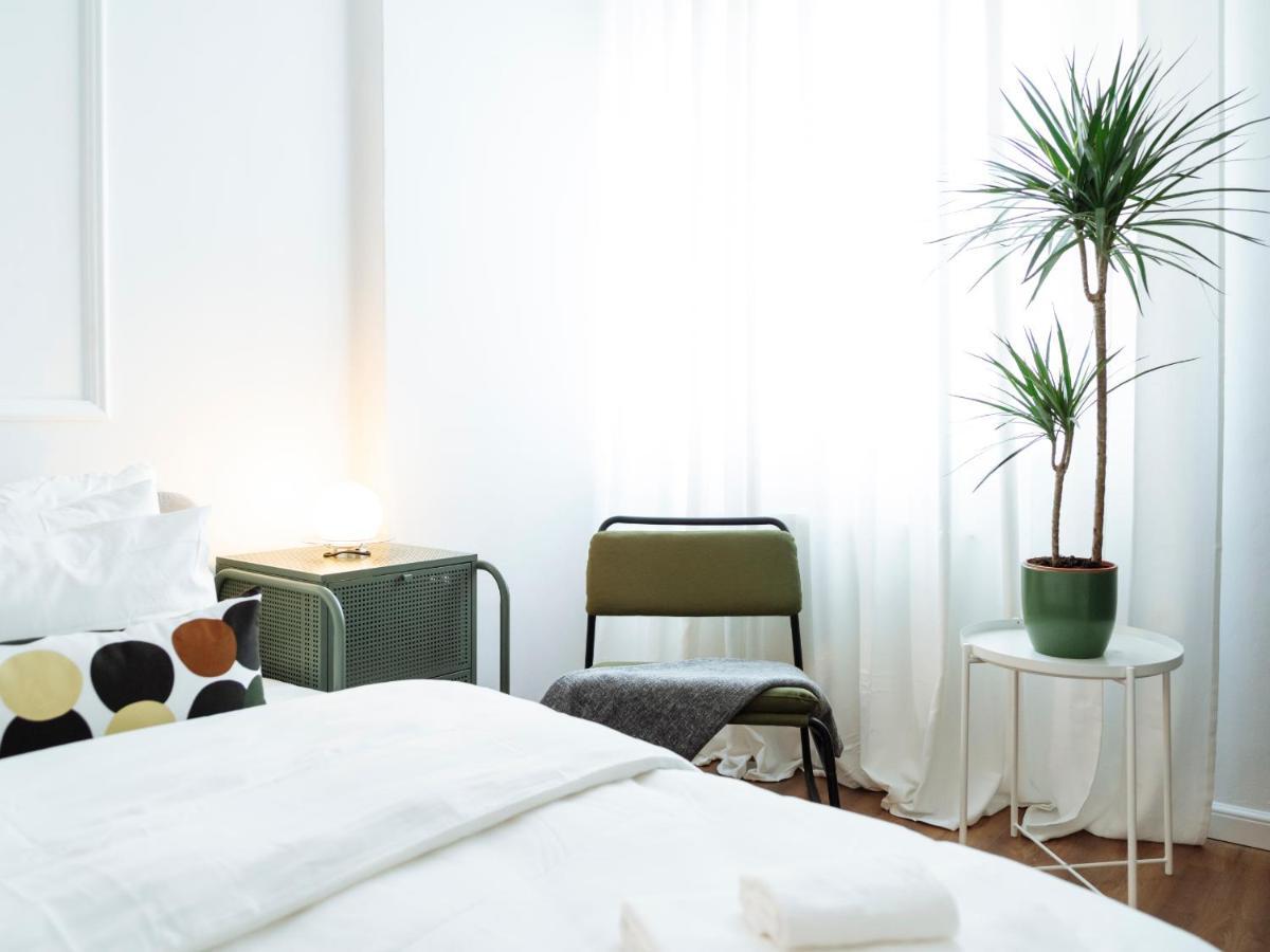 Lovely Vintage Double Studio In City Center Bukares Bagian luar foto