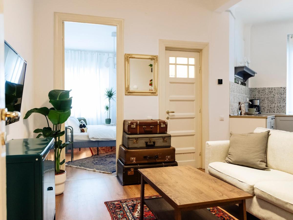 Lovely Vintage Double Studio In City Center Bukares Bagian luar foto