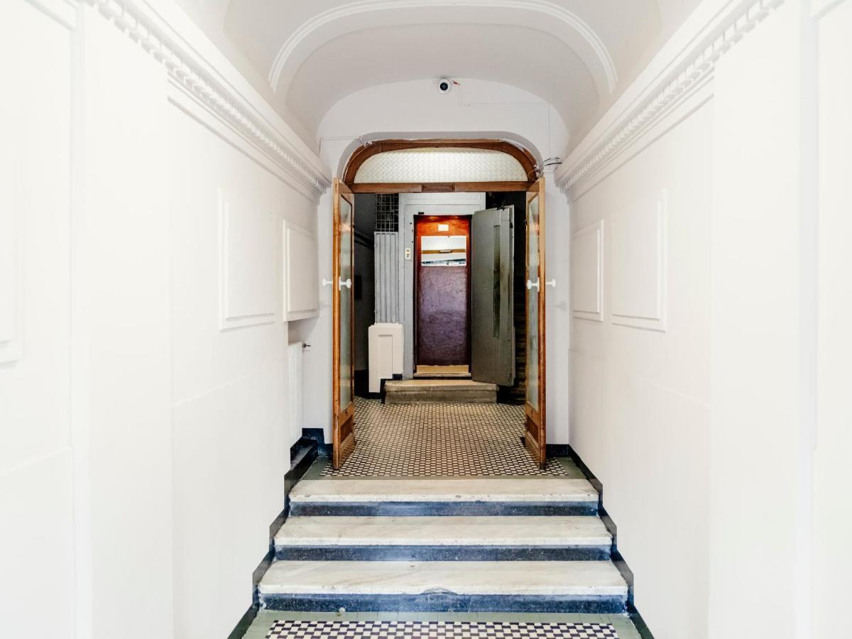 Lovely Vintage Double Studio In City Center Bukares Bagian luar foto
