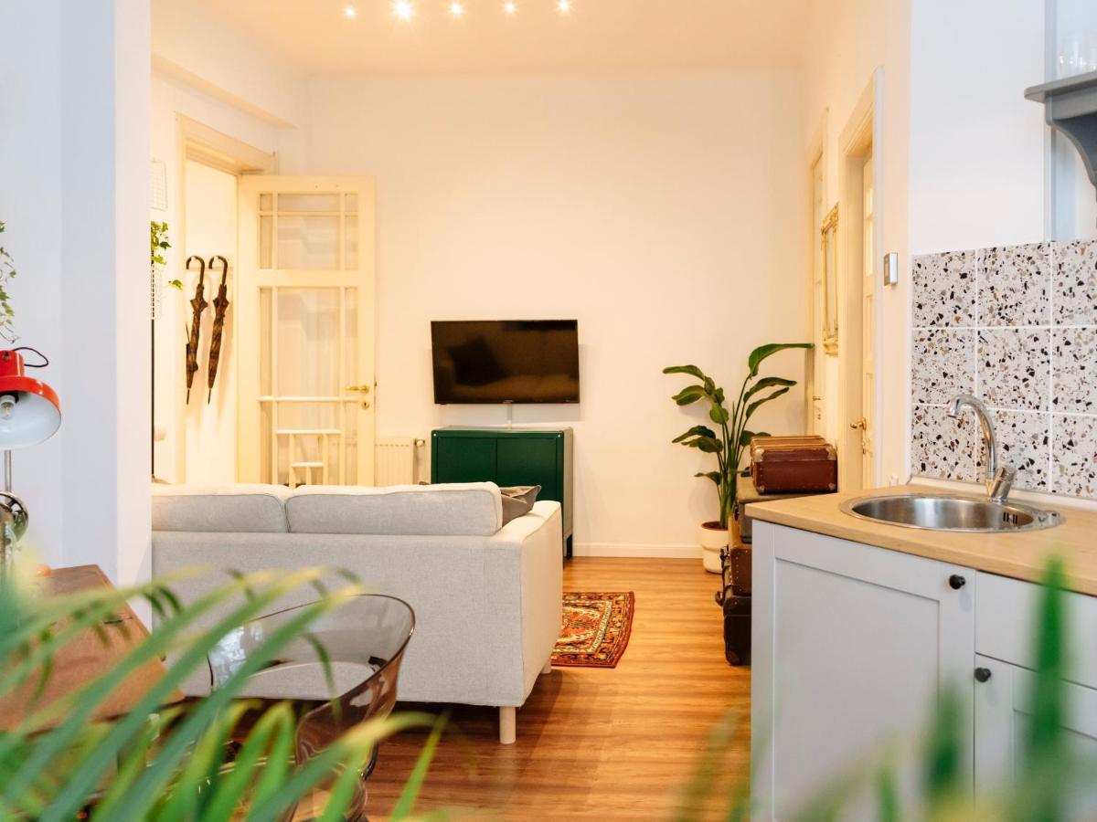 Lovely Vintage Double Studio In City Center Bukares Bagian luar foto