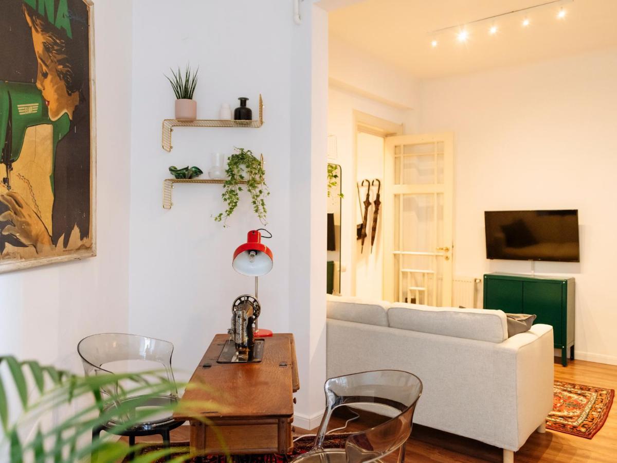 Lovely Vintage Double Studio In City Center Bukares Bagian luar foto