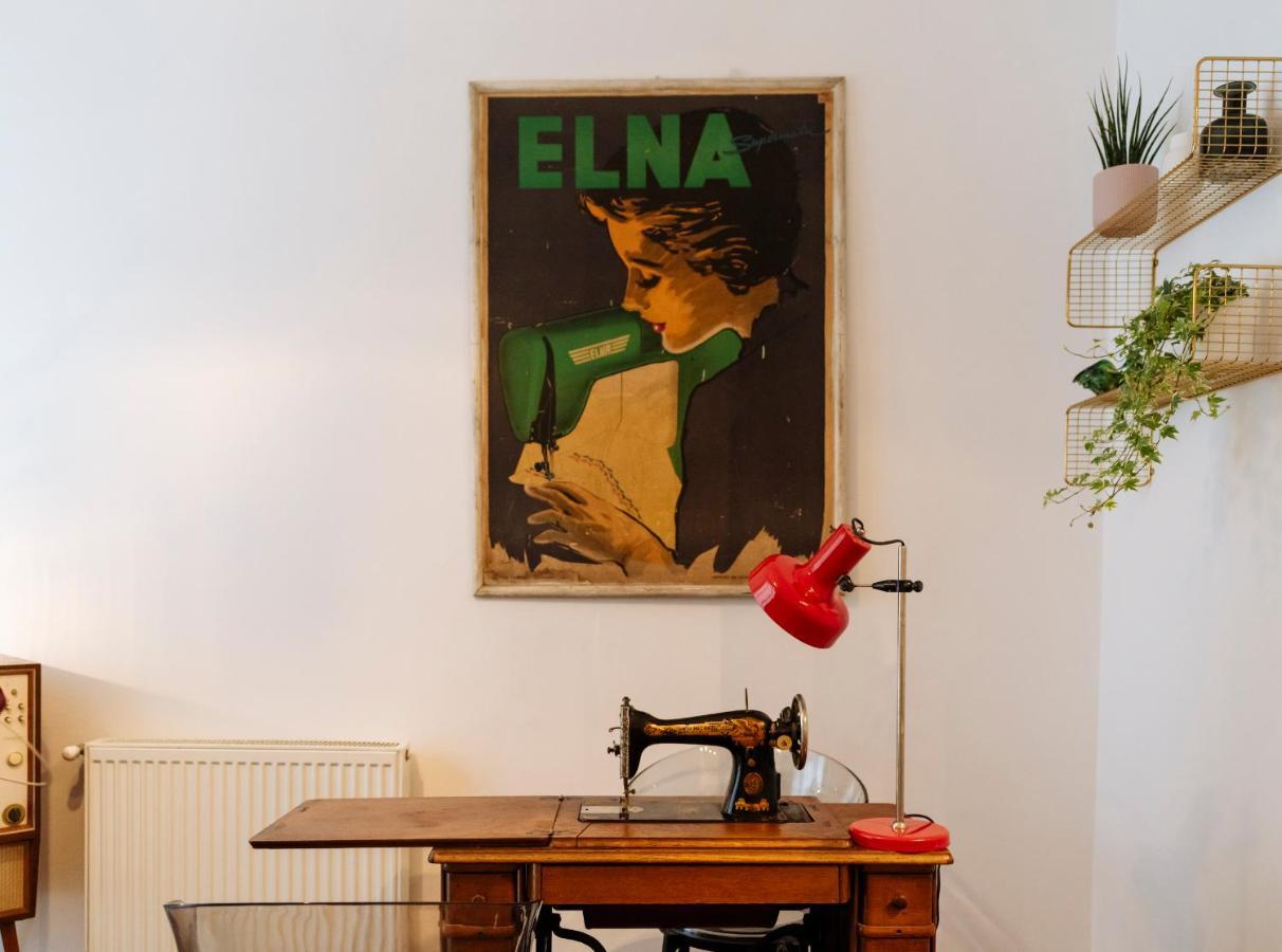 Lovely Vintage Double Studio In City Center Bukares Bagian luar foto