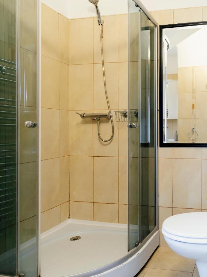 Lovely Vintage Double Studio In City Center Bukares Bagian luar foto