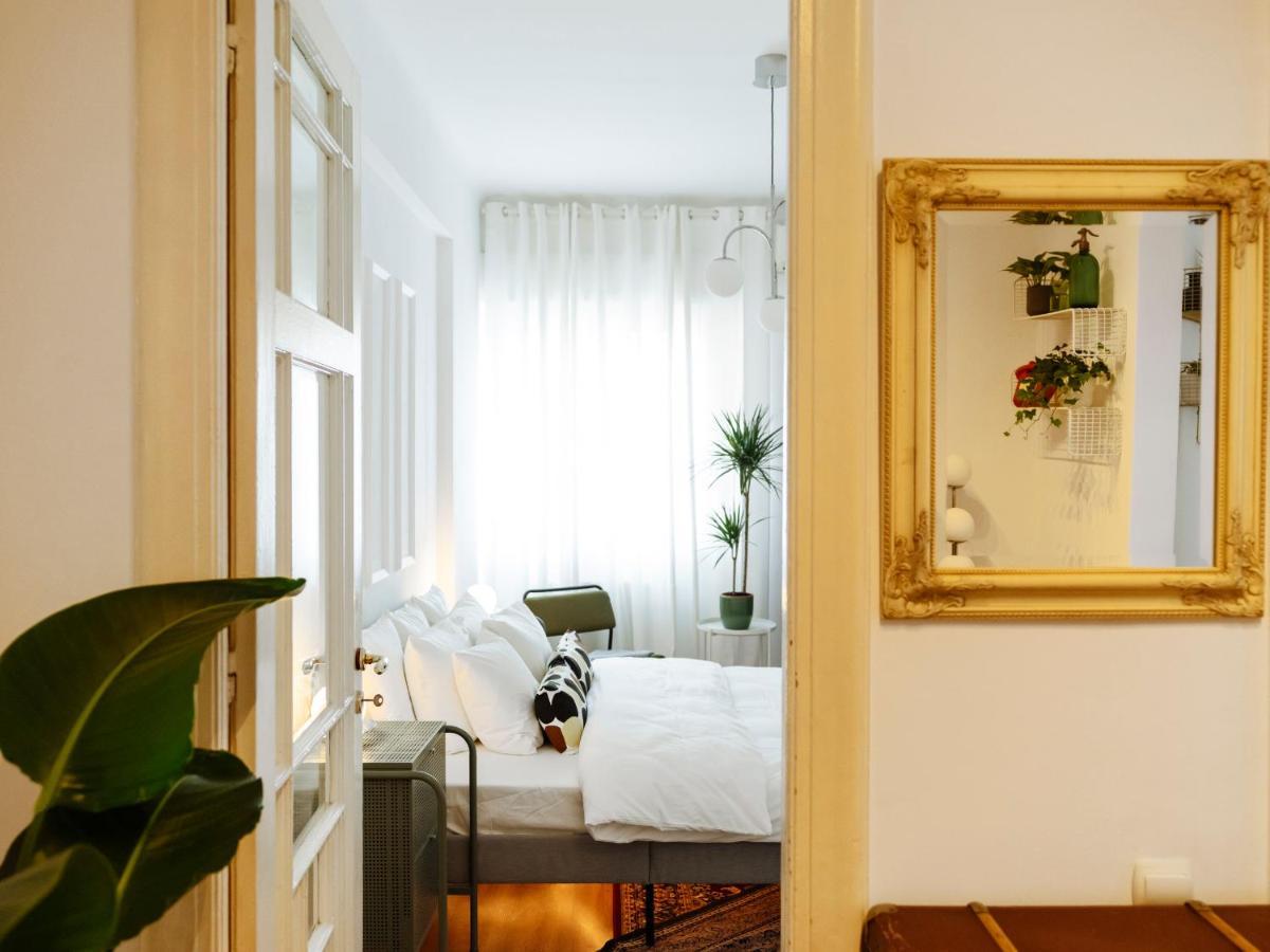 Lovely Vintage Double Studio In City Center Bukares Bagian luar foto